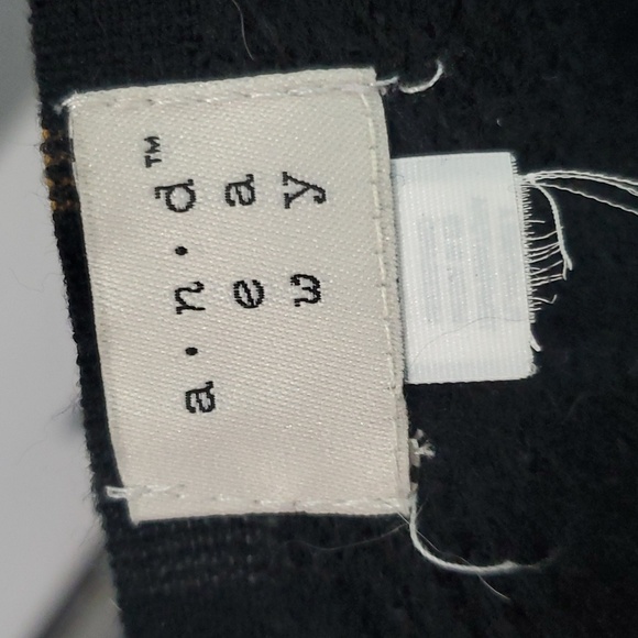 2/$5 Soft Tassled Scarf - Picture 2 of 2